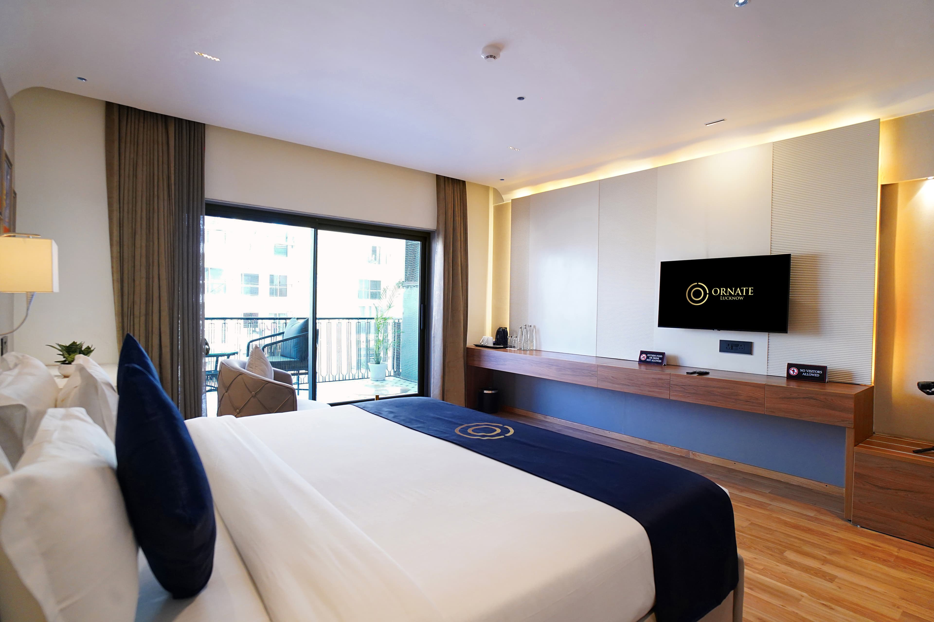 Rooms & Suites